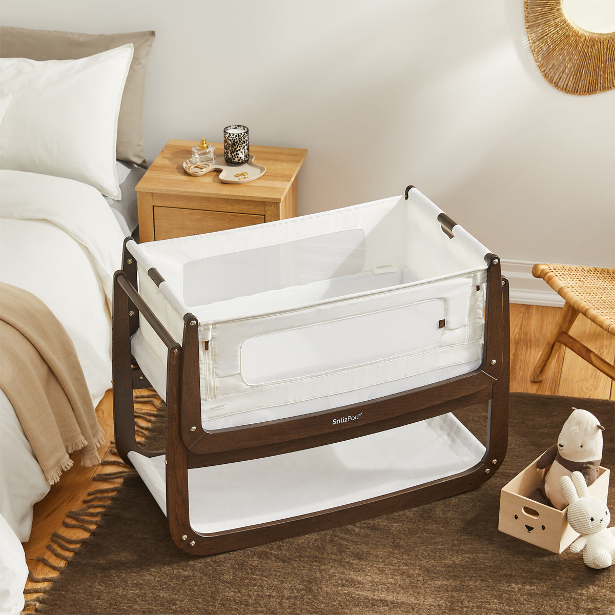 Snuzpod 4 Bedside Crib, The Natural Edit 'Ebony'