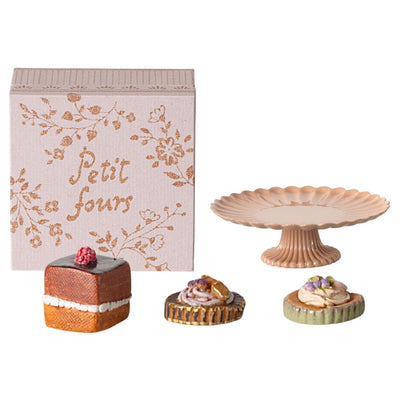 Miniature Cakestand & Cakes