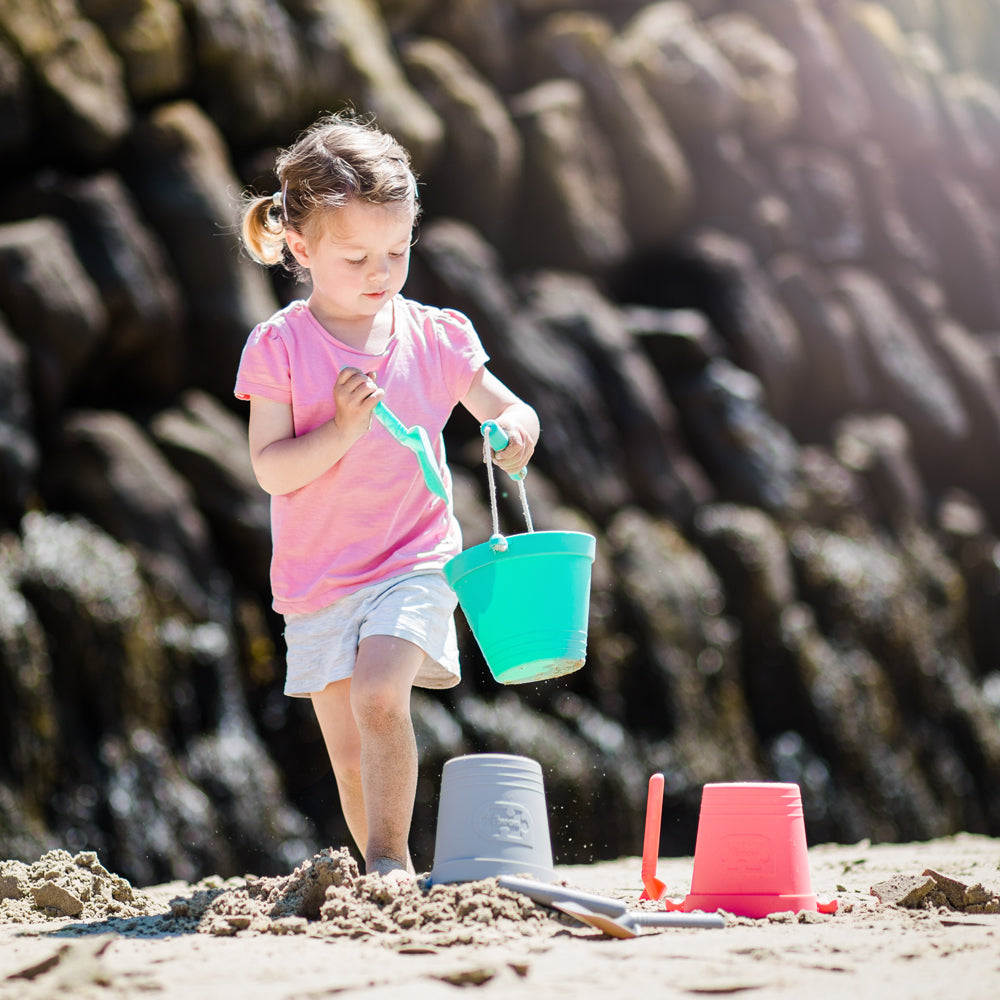 Eggshell Green Silicone Bucket, Flyer and Spade Set