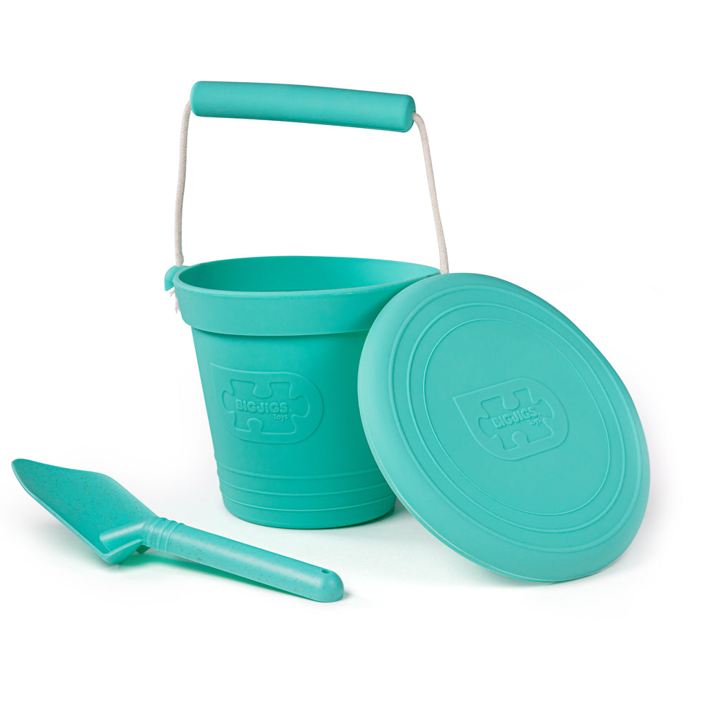 Eggshell Green Silicone Bucket, Flyer and Spade Set